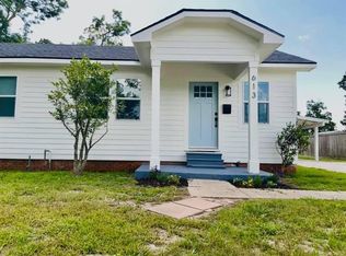 613 3rd St, Jennings, LA 70546