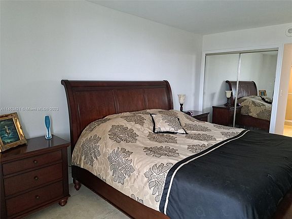 4th image of 100 Bayview Dr APT 1130