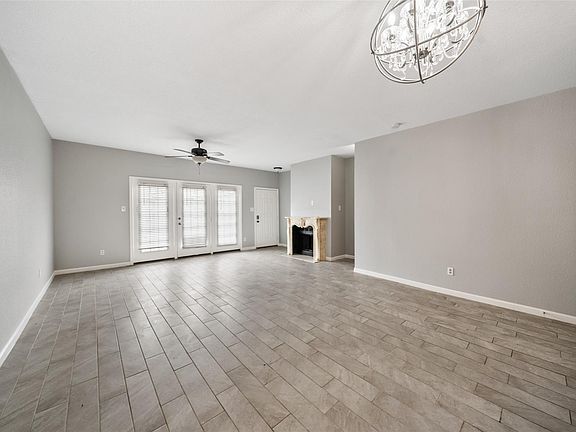 4th image of 346 Wilcrest Dr #346