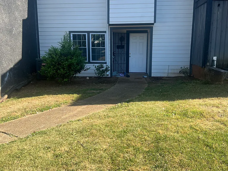 6067 Regent Mnr — Photo 1