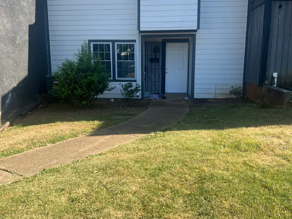 6067 Regent Mnr, Lithonia, GA 30058