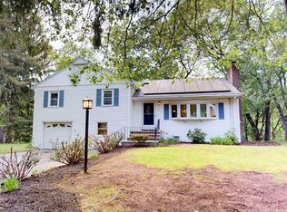89 Rolling Ln, Needham, MA 02492