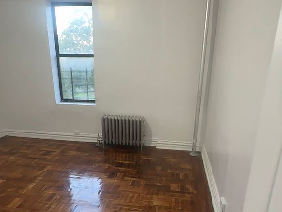 3rd image of 1995 Davidson Ave APT 3