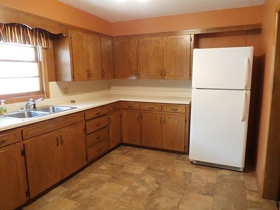 5th image of 420 NE 8th St