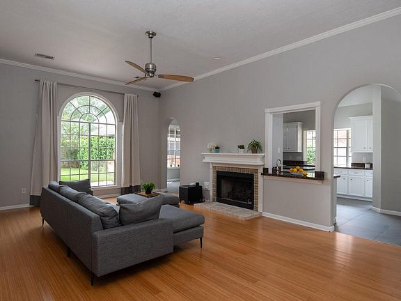 4th image of 19603 Mills Meadow Ln