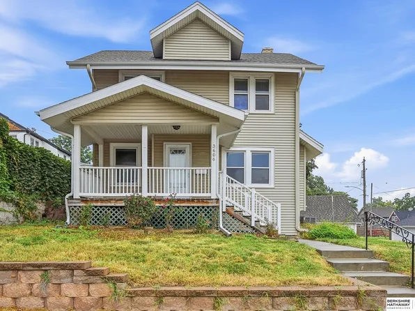 3606 Davenport St, Omaha, NE 68131