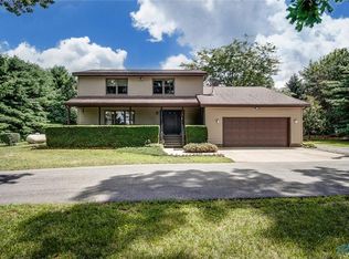 16985 W Poe Rd, Bowling Green, OH 43402