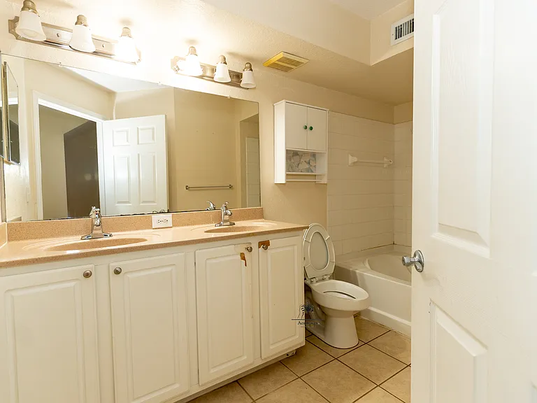 10075 Gate Pkwy N #2202 — Photo 10