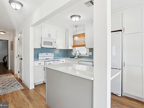 5th image of 2144 Asbury Ave