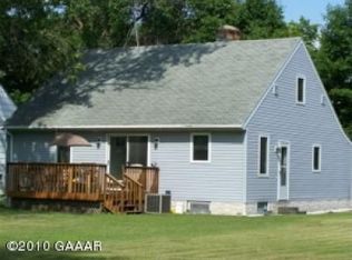 318 S Douglas Ave, Parkers Prairie, MN 56361