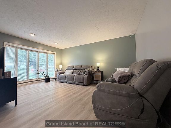 4th image of 1705 Spring Rd