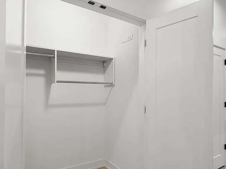 420 E 50th Pl #1 — Photo 16