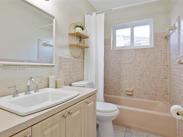 609 S Crescent Dr — Photo 18