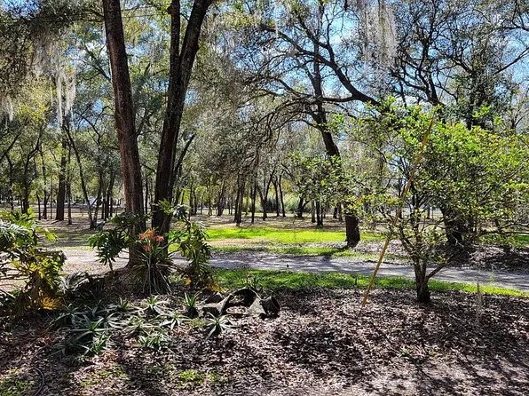 40554 5th St, Lady Lake, FL 32159