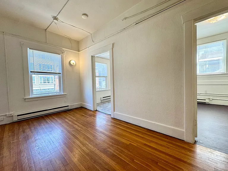 813 1/2 5th Ave N #2 — Photo 3