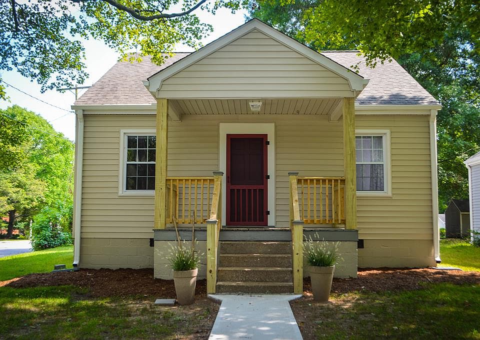 1st image of 1429 Moore St