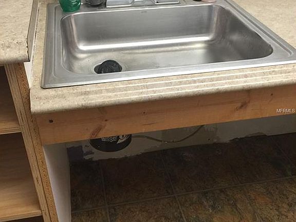 2nd image of 911 Washington Ave APT 114