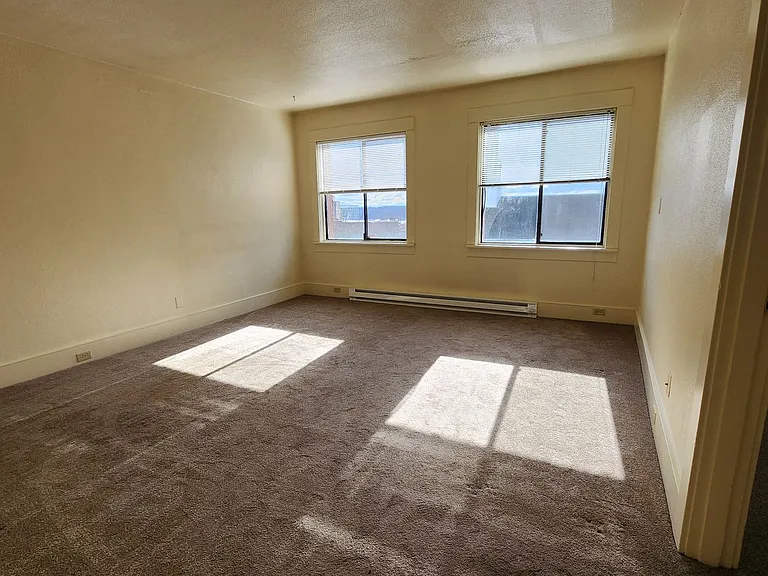 Florence Apartments — Photo 18