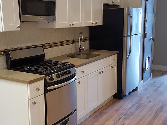 5th image of 144 Manhattan Ave APT 3R