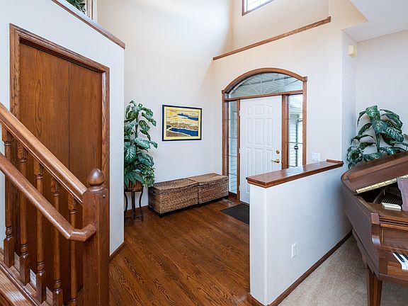 4th image of 6031 Woodhill Ln