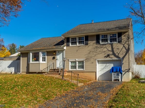 901 Crescent Dr Rahway Nj 07065 Zillow