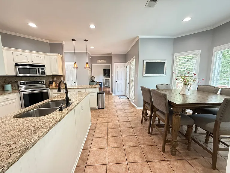 636 Sydney Bender Ln — Photo 8