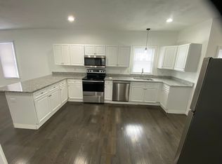 25 Wayne St #1, Worcester, MA 01603