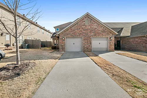 3229 W Montrail Pl Photo 1