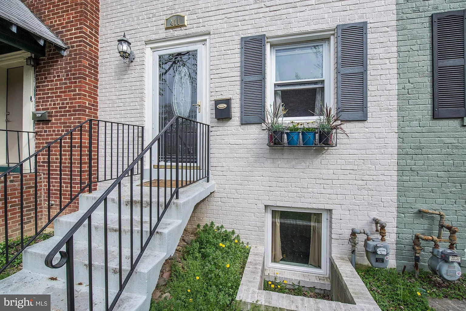 411 Mount Vernon Ave photo 1