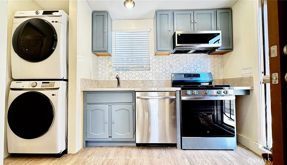 2 bed, 600 sqft, $2,800 — Photo 2