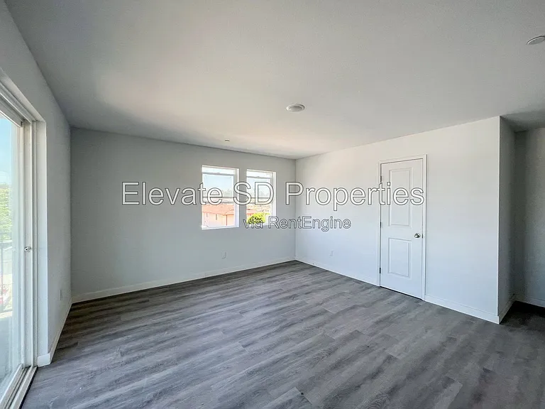 1819 E 9th St #105 — Photo 3