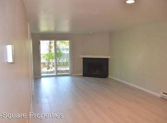 5th image of 734 Kirkland Cir #C103