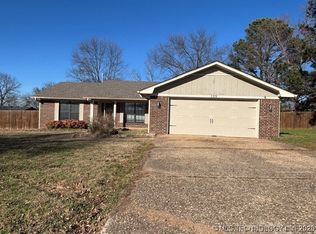 108 Lynn Dr, Arkoma, OK 74901