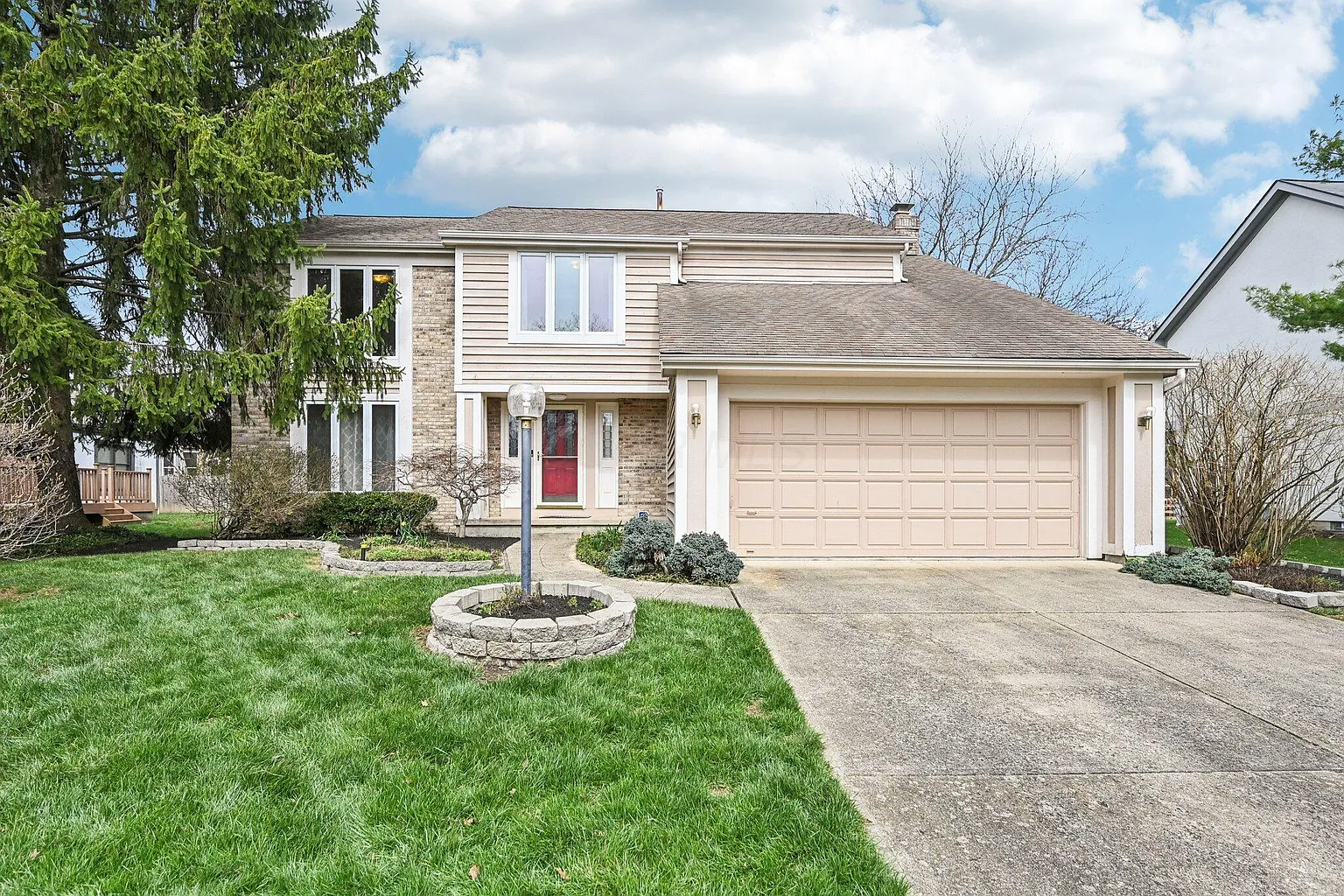 1502 Markland St photo 1