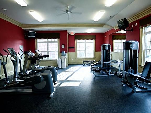 24/7 Fitness Studio