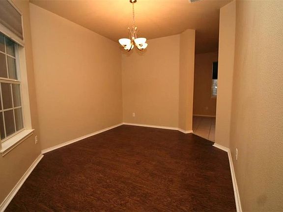 3rd image of 1570 Mahogany Dr