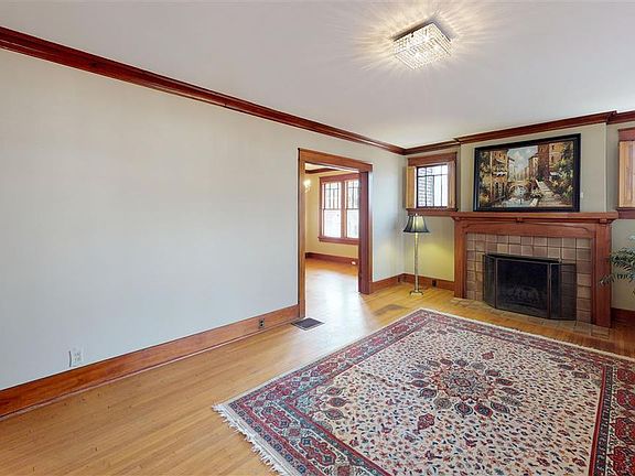 2nd image of 432 Arlington Ave