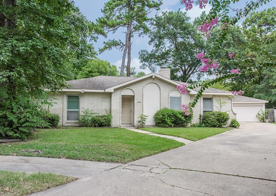 1st image of 21411 Old Woods Ln