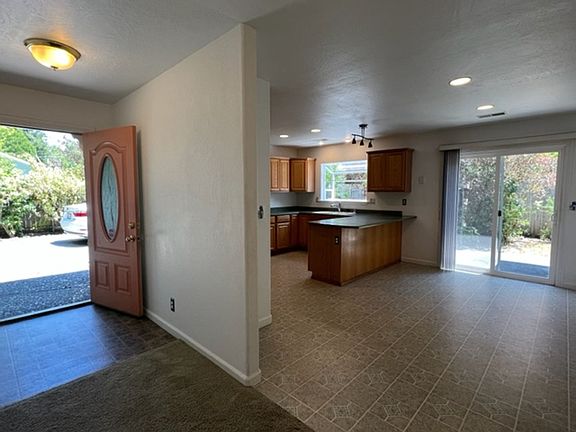 4th image of 6138 Beechwood Dr