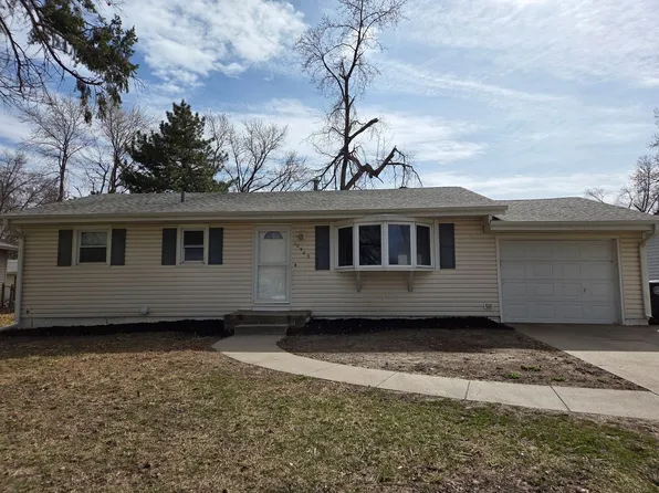 10909 Westover Rd, Omaha, NE 68154