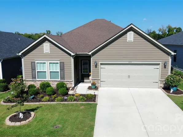 1818 Lotus Ln, Denver, NC 28037