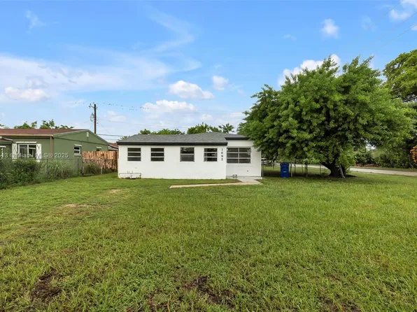 1695 NE 175th St, North Miami Beach, FL 33162