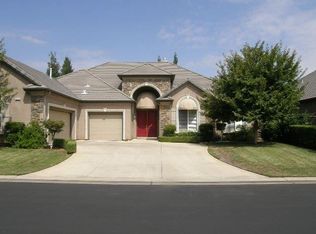 1652 E Shoal Creek Dr, Fresno, CA 93730