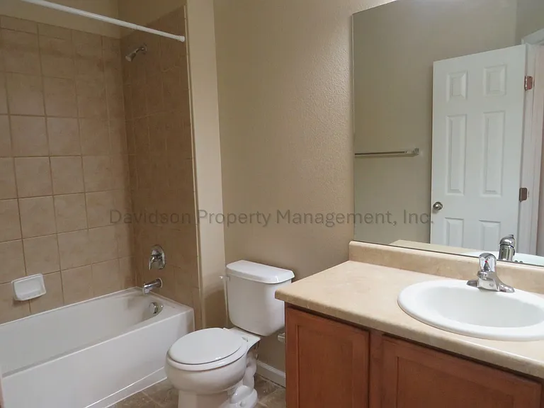 7641 Autumn Knoll Dr — Photo 9