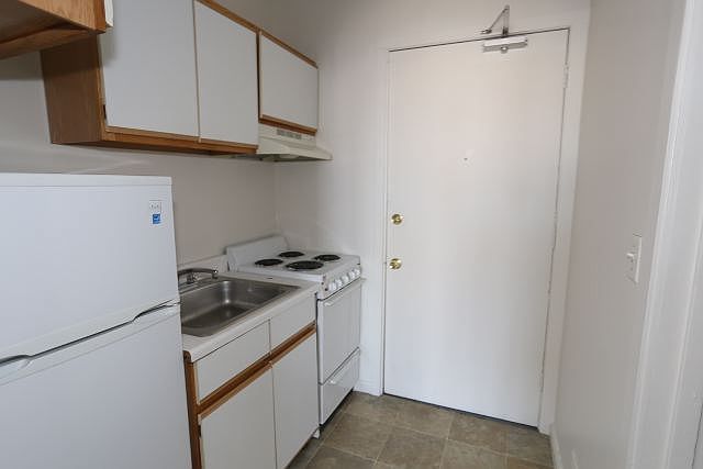 1st image of 3957 N Irving Park #403