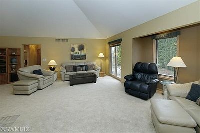 4th image of 11049 Higley Cir W