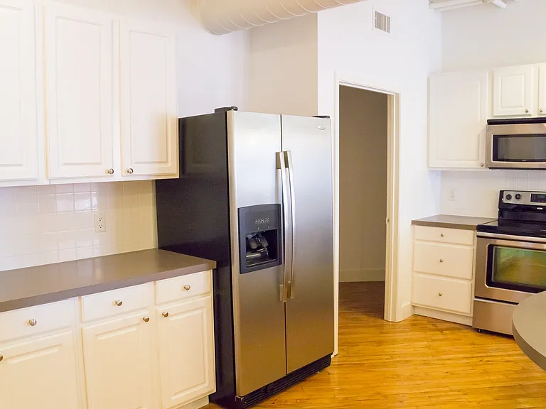 1409 S Lamar St — Photo 14