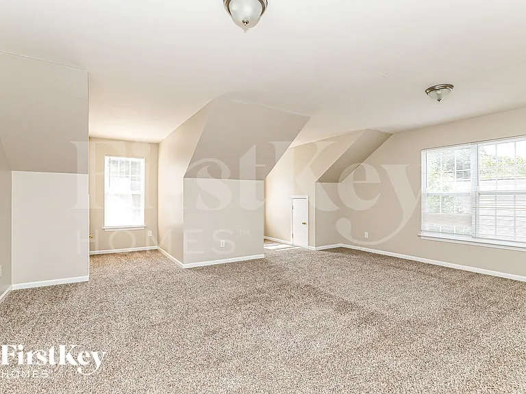 705 Hawthorn Ridge Dr — Photo 15