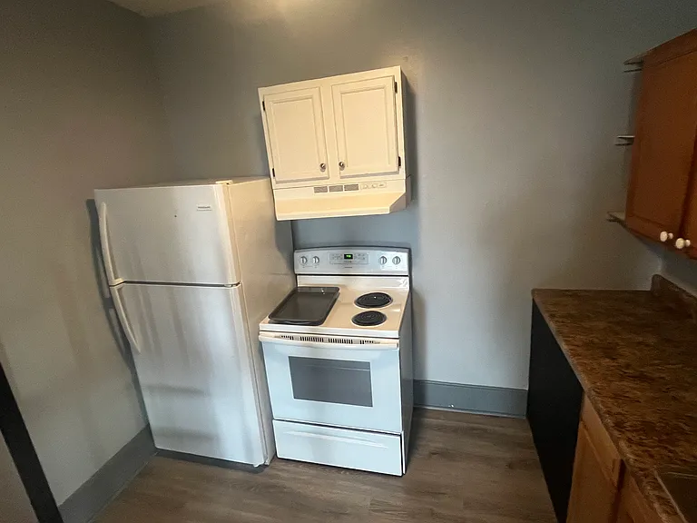 90 S Pearl St NE #3 — Photo 2