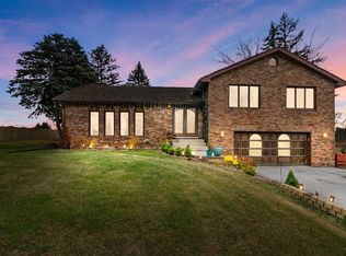9110 Tapper St, Saint John, IN 46373